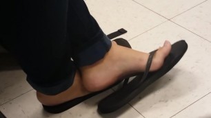 Latina Feet in English Class
