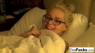Elsa shows off her hotel room and her pussy
