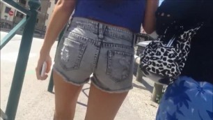 Super candid ass in shorts