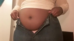 Big belly babe can't fit tight jeans