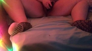 Bbw teen slut fucks her pussy for daddy