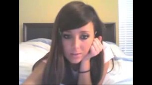 Hot teen teases on webcam - Bunniesoflincoln&period;com