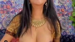 Indian Teen Flashing her Boobs&Ass