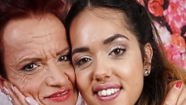 Kinky Granny Gets Her Pierced Pussy Licked By a Petite Teen