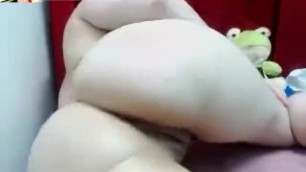 Sexy teen suck a toy and play with pussy